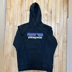 Patagonia Mens P-6 Logo Uprisal Hoody Black. Large.